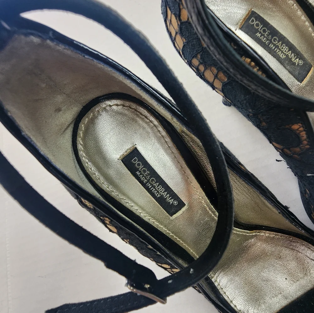 🌸Dolce & Gabbana Elegant Black and‎ Gold Lace Heels